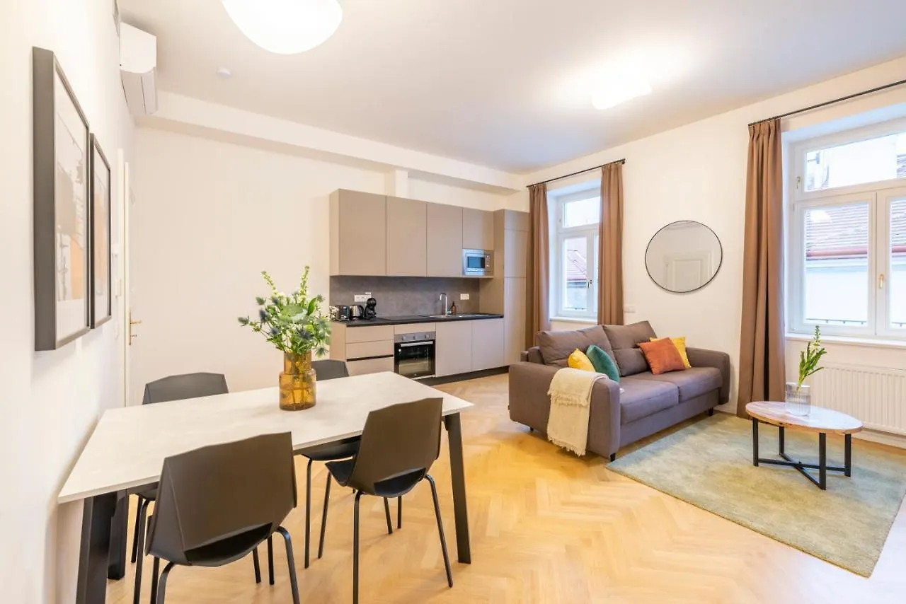Petrin Tower Residence Prag Çek Cumhuriyeti