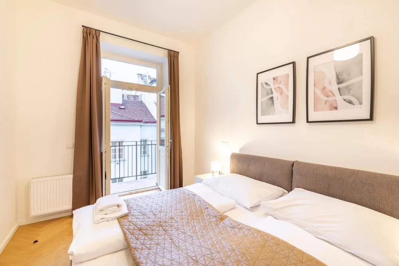 **** Apart Otel Petrin Tower Residence Prag Çek Cumhuriyeti